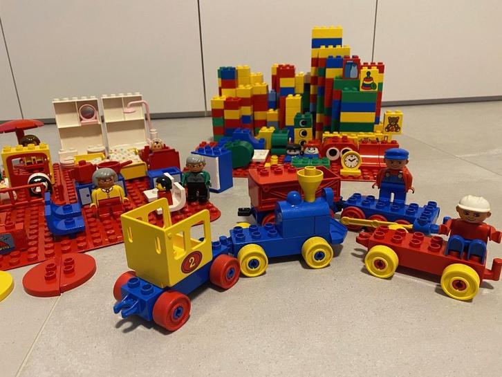 Duplo LEGO blokken met dieren, poppetjes en meubeltjes, Enfants & Bébés, Jouets | Duplo & Lego, Utilisé, Duplo, Ensemble complet
