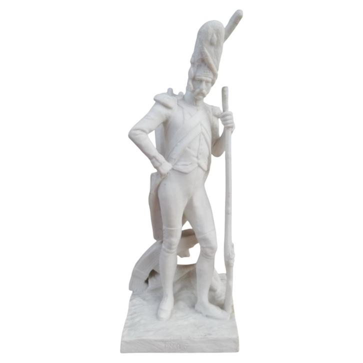 Franse soldaat '1805' in biscuit (Sèvres), Verzamelen, Beelden en Beeldjes, Zo goed als nieuw, Overige typen, Ophalen