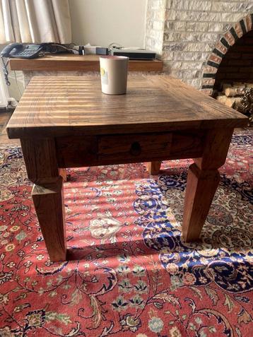 Houten bijzettafeltje / salontafel – klassiek vintage beschikbaar voor biedingen