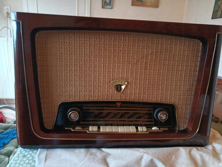 Ancienne radio à tube ACEC 554, Antiquités & Art, Antiquités | TV & Hi-Fi, Enlèvement