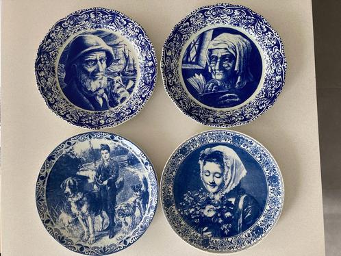16 Delfts blauwe borden en 12 steunen, Antiquités & Art, Antiquités | Céramique & Poterie, Enlèvement