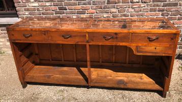 vintage toonbank kleermaker met 4 vitrine lades top