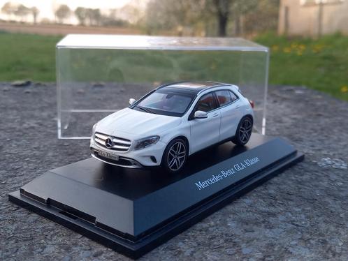 Mercedes GLA-Klasse X156 2013-2017 Zirrusweiss 1/43 Schuco, Hobby en Vrije tijd, Modelauto's | 1:43, Zo goed als nieuw, Auto, Schuco