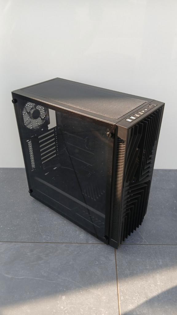 Sharkoon TG5 + blauwe fans, custom front panel, Computers en Software, Computerbehuizingen, Gebruikt, Ophalen