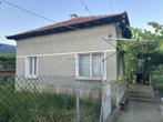 Cozy house in Tuzha situated 10 km from Pavel Banya Kazanlak, 100 m², Dorp, 4 kamers, Overig Europa