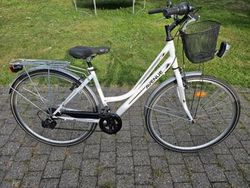 damesfiets beschikbaar voor biedingen