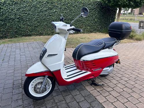 Scooter Peugeot Django 125cc - 708km, Fietsen en Brommers, Snorfietsen en Snorscooters, Zo goed als nieuw, Peugeot, Benzine, Ophalen