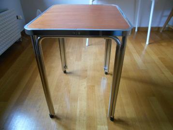 Petite table d’appoint de 60 cm sur 50 cm hauteur 65 cm