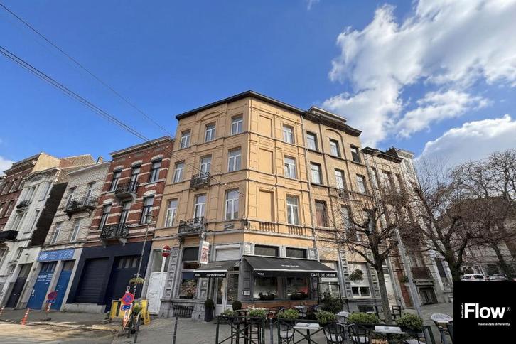 Immeuble de rapport 3 unités + commerce, 5.76% brut de renta, Immo, Maisons à vendre, Bruxelles, Jusqu'à 200 m², Maison 2 façades