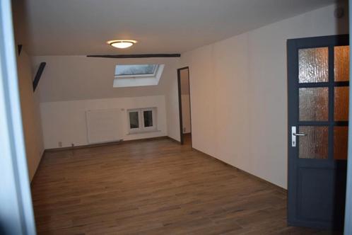 Appartement duplex Gosselies centre, Immo, Appartementen en Studio's te huur, Charleroi, 50 m² of meer