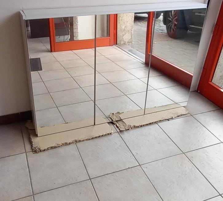 Badkamer kast, Huis en Inrichting, Woonaccessoires | Spiegels, Ophalen