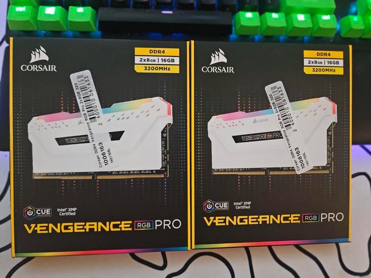 Corsair Vengeance RGB Pro - 4x8gb DDR4 (32GB), Computers en Software, RAM geheugen, Zo goed als nieuw, Desktop, 16 GB, DDR4, Ophalen of Verzenden