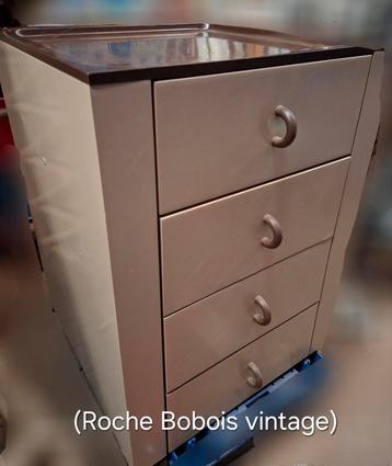Roche Bobois Vintage dressoir met komblad beschikbaar voor biedingen