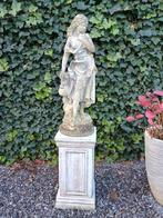 mooi betonnen beeld op betonnen sokkel, Tuin en Terras, Ophalen, Zo goed als nieuw, Beton, Mensenbeeld