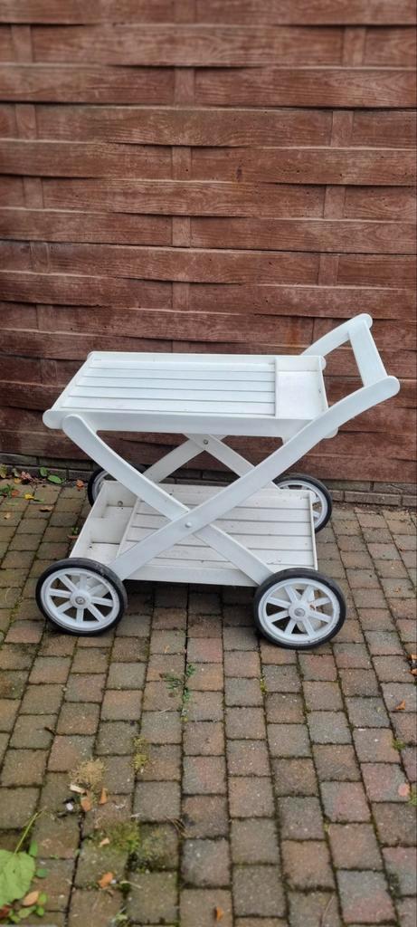 Grosfillex tuinstrolley met 4 wielen., Tuin en Terras, Tuinmeubel-accessoires, Zo goed als nieuw, Ophalen