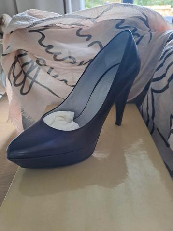 Designpumps  beschikbaar voor biedingen