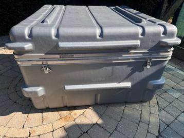 waterdichte grote opberg/transport box beschikbaar voor biedingen