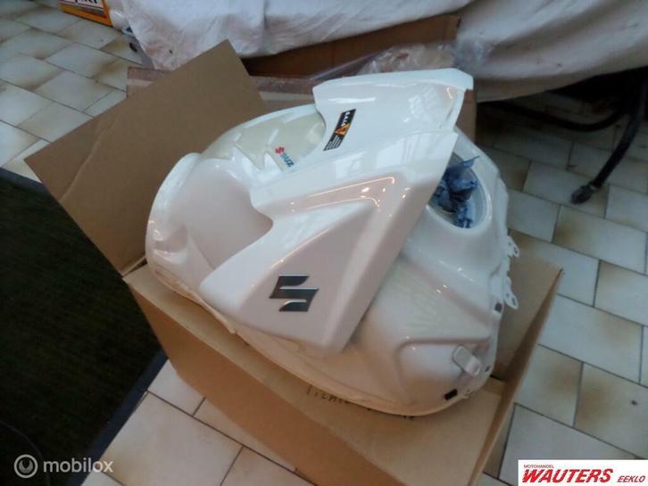 Benzinetank GSXR600/2010, Motoren, Onderdelen | Suzuki, Gebruikt, Ophalen of Verzenden