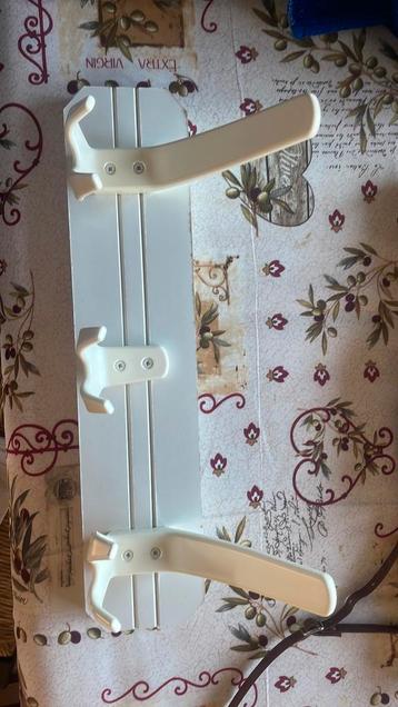 Kapstok beschikbaar voor biedingen