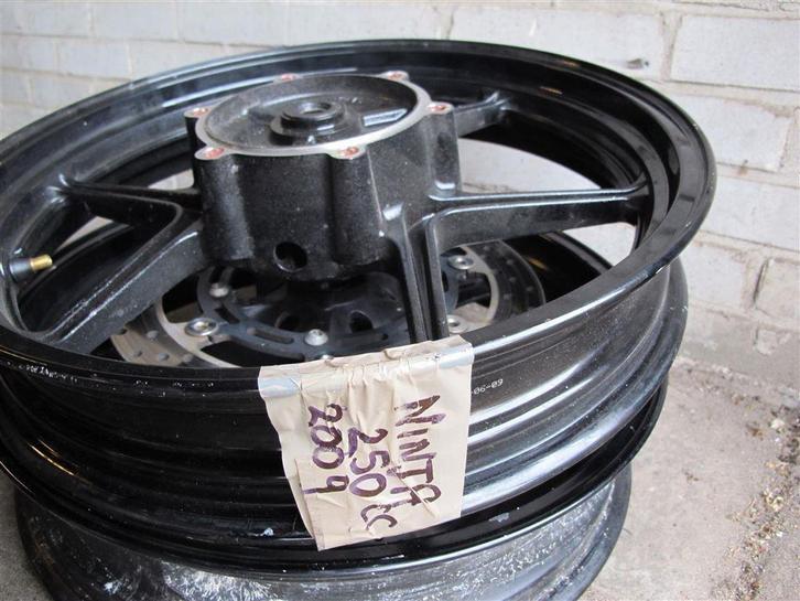 Kawasaki ZX250R ninja voorwiel model 2009, Motoren, Onderdelen | Kawasaki, Gebruikt, Ophalen of Verzenden