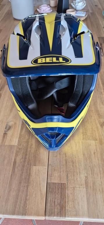 Cross helm BELL beschikbaar voor biedingen