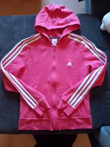 Sweat à capuche Adidas  disponible aux enchères