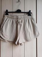 Damesshort, Ophalen, Zo goed als nieuw, Maat 38/40 (M)