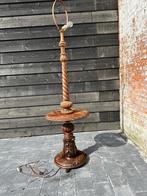 Antieke staande lamp, Enlèvement