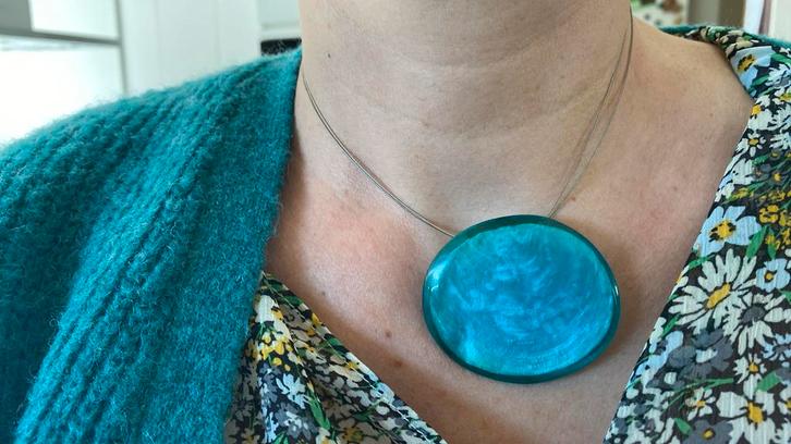 Halsketting metaal en turquoise, Handtassen en Accessoires, Kettingen, Zo goed als nieuw, Overige materialen, Overige kleuren