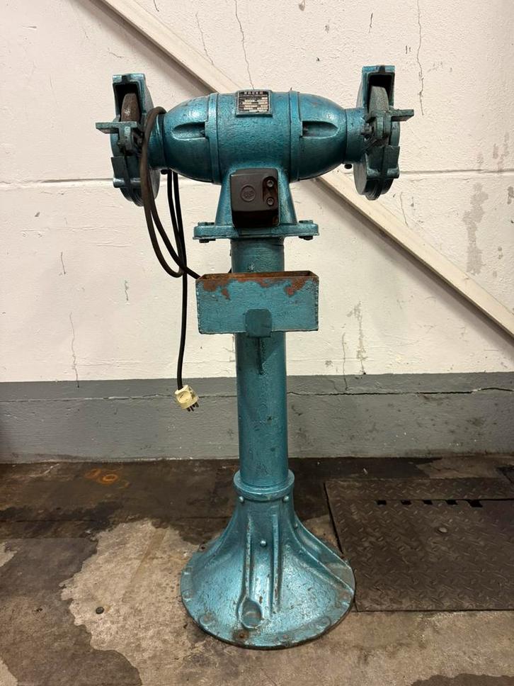 Meuleuse industrielle sur pied SACEM - Triphasé 220/380V, Bricolage & Construction, Outillage | Meuleuses, Utilisé, Meuleuse droite