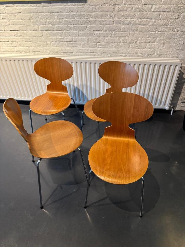 4 x Fritz Hansen Ants mierstoel in notenfineer Arne Jacobsen, Maison & Meubles, Chaises, Comme neuf, Quatre, Bois, Métal, Brun