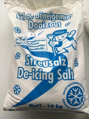 1 zak dooizout van 10 kg aan 5 euro beschikbaar voor biedingen