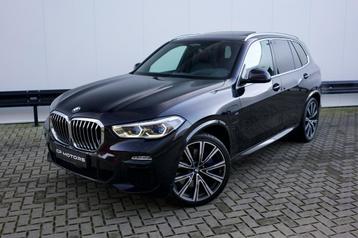 BMW X5 45e | M-PAKKET | PANO | SKY LOUNGE | H&K | 22" beschikbaar voor biedingen