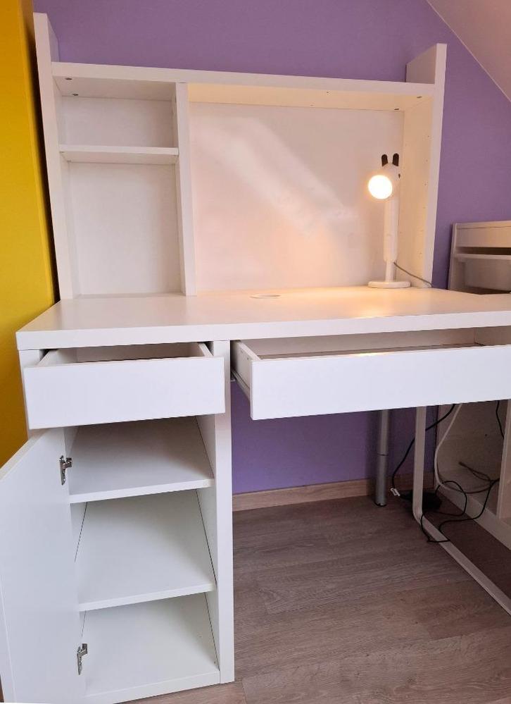 Wit bureau, IKEA, Huis en Inrichting, Bureaus, Zo goed als nieuw, Bureau, Ophalen
