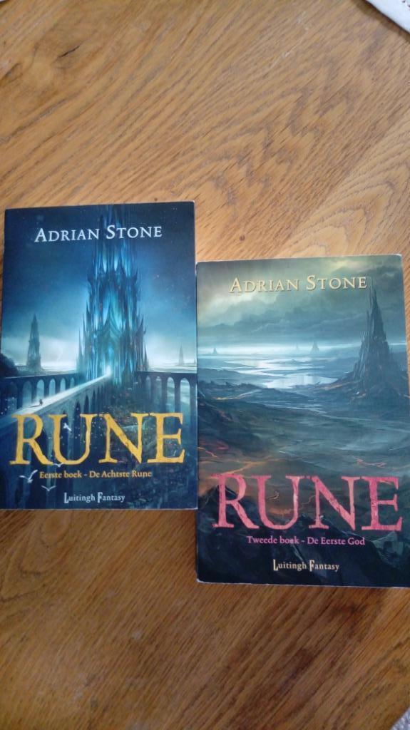 Rune - Adrian Stone - Boek 1 en 2, Boeken, Overige Boeken, Gelezen, Ophalen