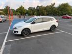 Renault Megane GrandTour BOSE edition 1.5 dCi Parelmoer wit, Auto's, Voorwielaandrijving, Euro 5, 4 cilinders, Leder en Stof