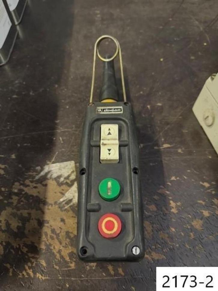 2173. Afstandsbediening bovenloopkraan / Telemecanique, Doe-het-zelf en Bouw, Lieren en Takels, Nieuw, Ophalen