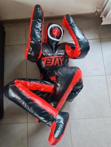 Tejay MMA dummy beschikbaar voor biedingen