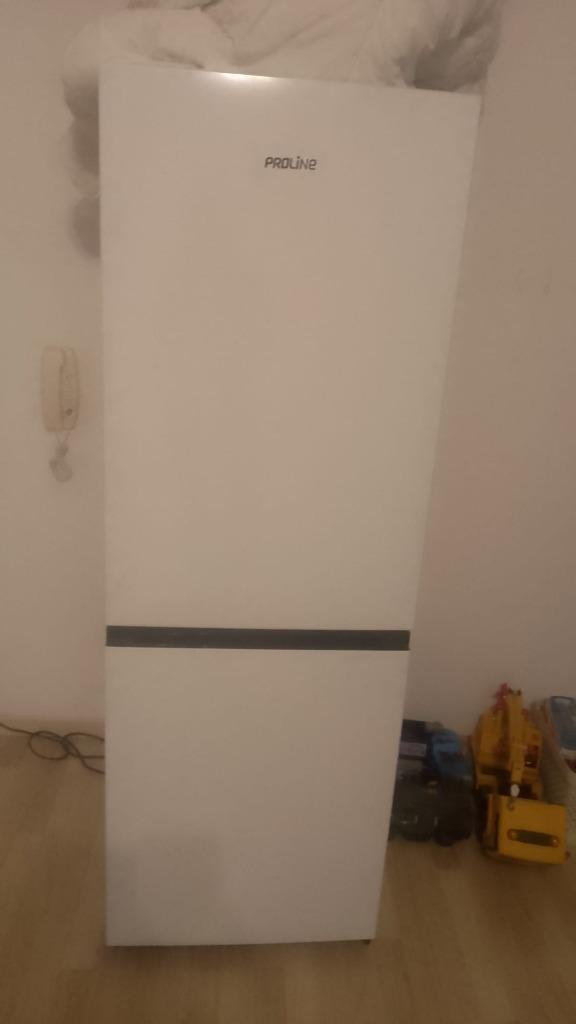 frigo avec congélateur, Elektronische apparatuur, Koelkasten en IJskasten, Zo goed als nieuw, Met vriesvak, 75 tot 100 liter, 140 tot 160 cm