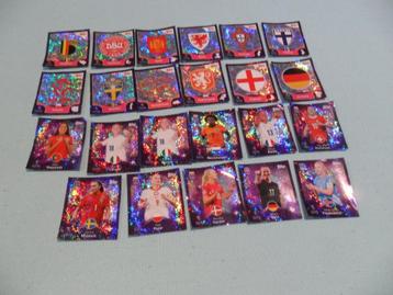 23 Topps Euro 2025-stickers voor dames met logo's en stralen beschikbaar voor biedingen