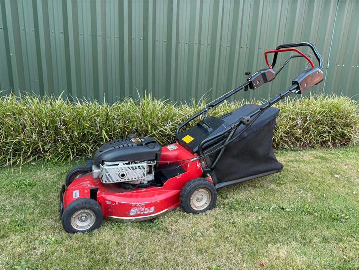 Zware Professionele grasmaaier 55cm, Tuin en Terras, Grasmaaiers, Gebruikt, Benzine-grasmaaier, 50 cm of meer, Cirkelmaaier, Opvangzak