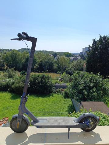  🔥 Trottinette électrique Xiaomi Mi Electric Scooter 3 🔥 beschikbaar voor biedingen