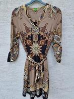 K design mt L valt als M , bruin met ceintuurtje, Kleding | Dames, Jurken, K-design, Bruin, Zo goed als nieuw, Knielengte