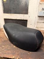 MBK Booster Nieuwmodel zadel zwart wit “Yamaha”, Ophalen, Zo goed als nieuw, Zadel, Yamaha