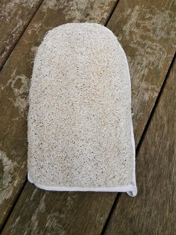 Loofah washandje natuurlijke scrub of peeling, Handtassen en Accessoires, Uiterlijk | Lichaamsverzorging, Gebruikt, Bad & Douche