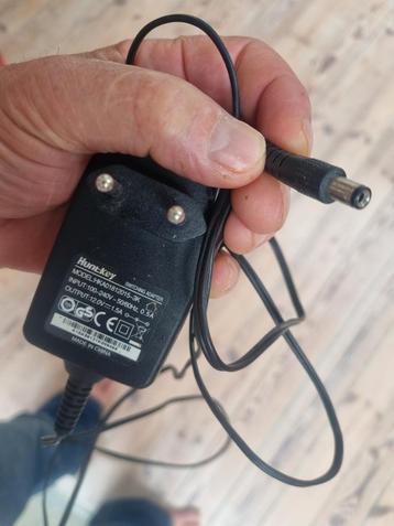 Adapter 0.5a - 1.5a beschikbaar voor biedingen