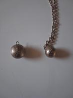 Vintage silver charms, Enlèvement