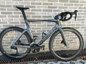 ️️ Prachtige Bianchi OLTRE 105di2 - Maat 59 (185cm) beschikbaar voor biedingen