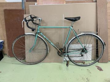 Vintage Motobécane koersfiets – Franstalig stalen frame beschikbaar voor biedingen