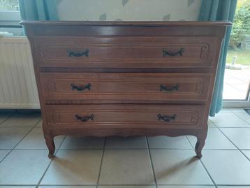 Commode en bois foncé  beschikbaar voor biedingen